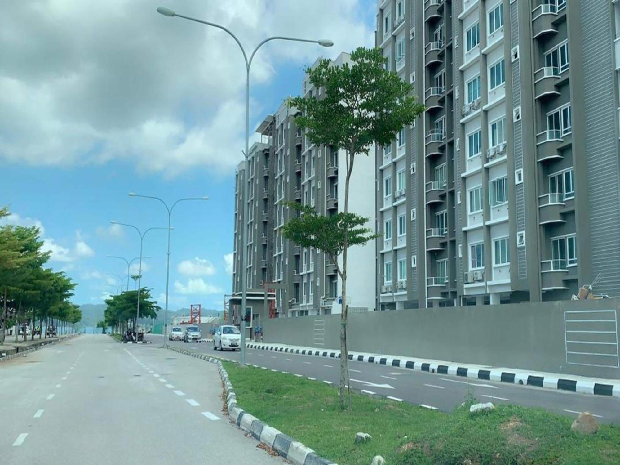 Oyo 91086 Bayu Service Apartment クア エクステリア 写真