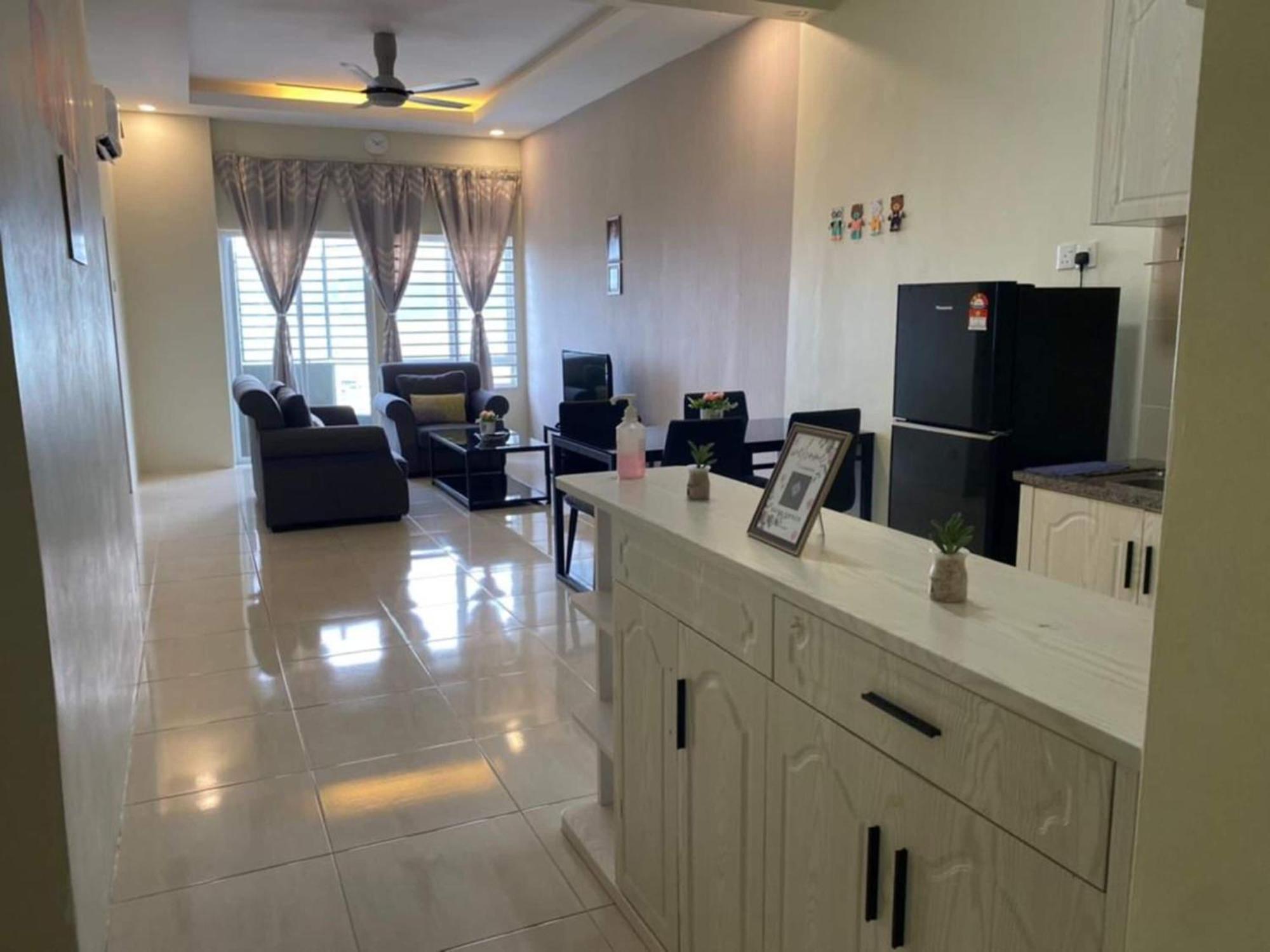 Oyo 91086 Bayu Service Apartment クア エクステリア 写真