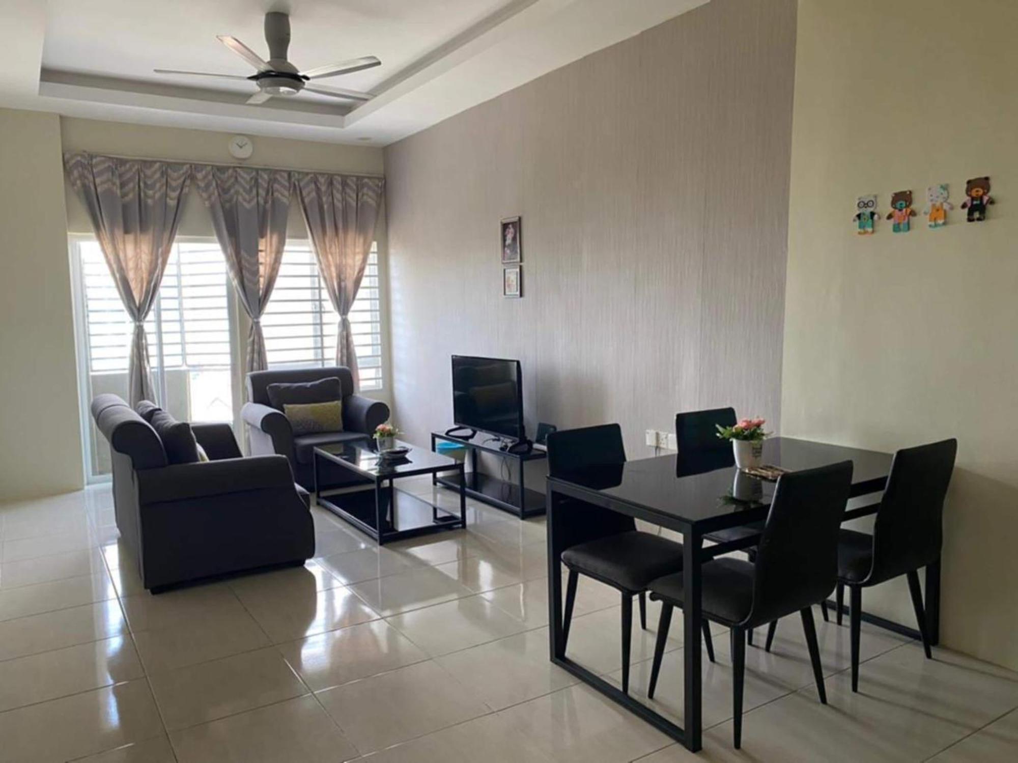 Oyo 91086 Bayu Service Apartment クア エクステリア 写真