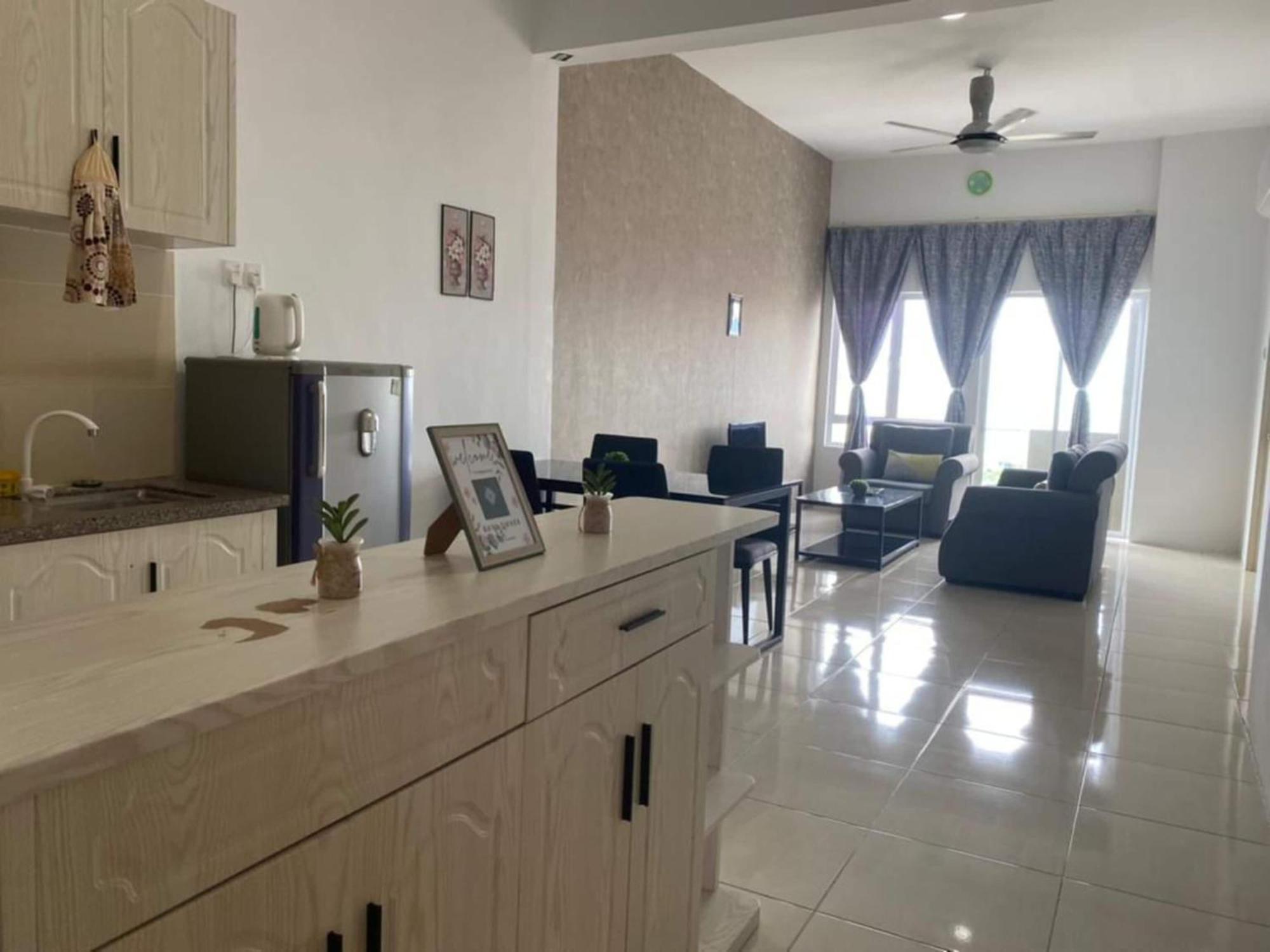 Oyo 91086 Bayu Service Apartment クア エクステリア 写真