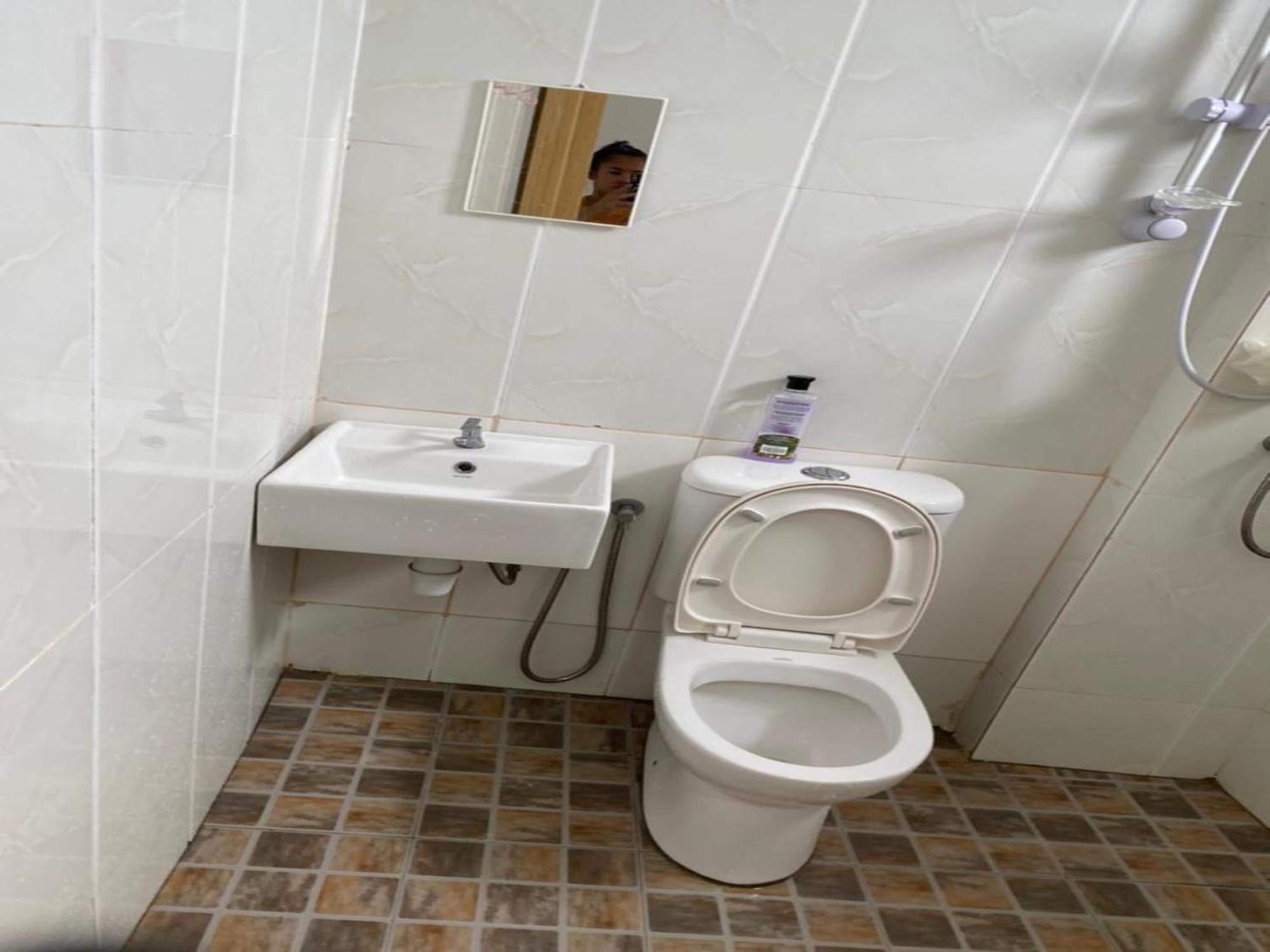 Oyo 91086 Bayu Service Apartment クア エクステリア 写真